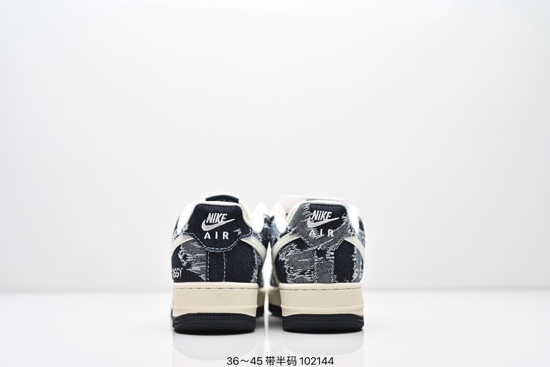 💰260
公司级✅Air Force 1 ‘07 LV8 空军一号 采用了整体外观的工具灰色 外观使用纹理显示 冷色调填满整个鞋子结构 除了白色logo 鞋跟和鞋底 灰黑也填充了鞋子的其余部分 货号:SU2305-008
Size：36 36.5 37.5 38 38.5 39 40 40.5 41 42 42.5 43 44 45
ID:ZED482-RJD
编码：102144
