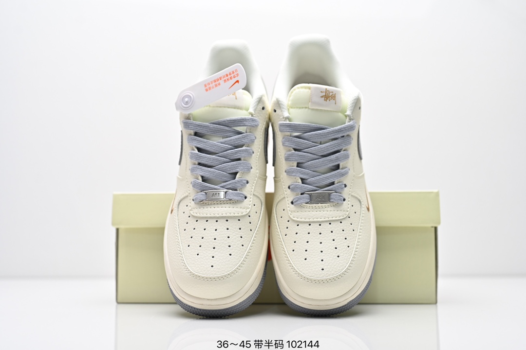 💰260
公司级✅Air Force 1 ‘07 LV8 空军一号 采用了整体外观的工具灰色 外观使用纹理显示 冷色调填满整个鞋子结构 除了白色logo 鞋跟和鞋底 灰黑也填充了鞋子的其余部分 货号:SU2305-008
Size：36 36.5 37.5 38 38.5 39 40 40.5 41 42 42.5 43 44 45
ID:ZED482-RJD
编码：102144