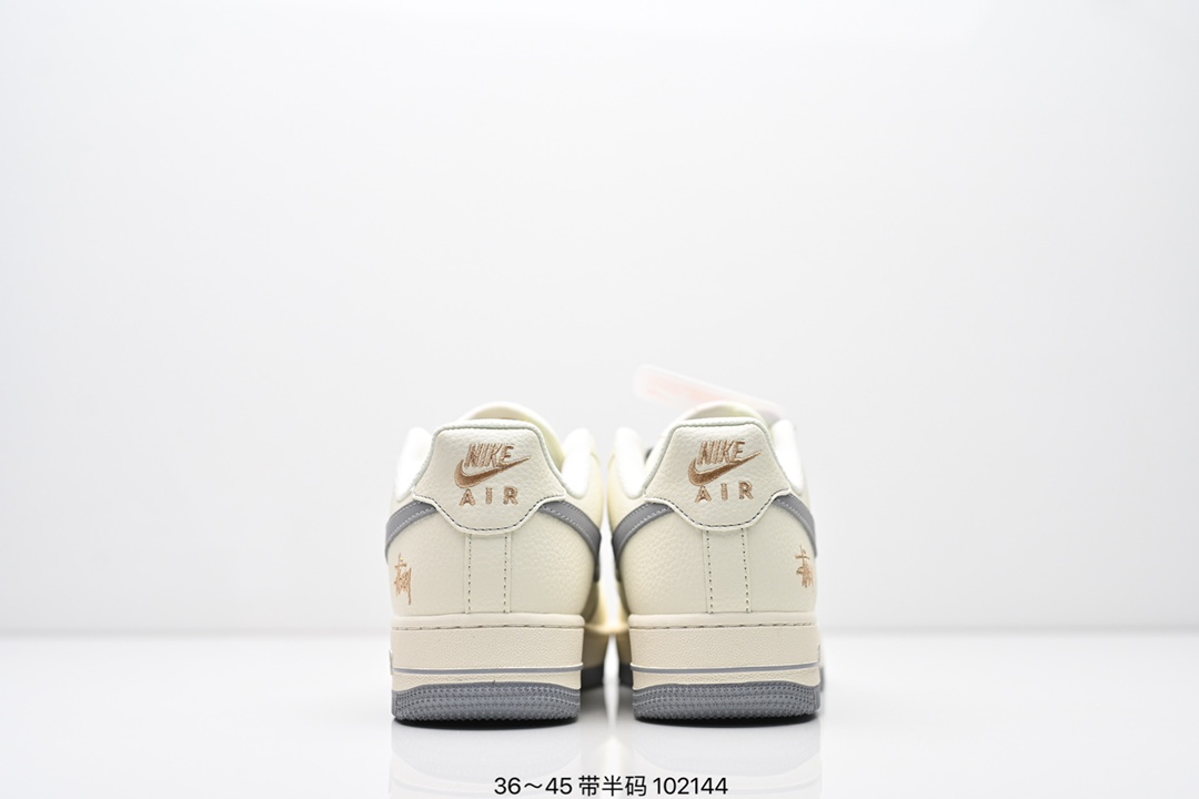 💰260
公司级✅Air Force 1 ‘07 LV8 空军一号 采用了整体外观的工具灰色 外观使用纹理显示 冷色调填满整个鞋子结构 除了白色logo 鞋跟和鞋底 灰黑也填充了鞋子的其余部分 货号:SU2305-008
Size：36 36.5 37.5 38 38.5 39 40 40.5 41 42 42.5 43 44 45
ID:ZED482-RJD
编码：102144