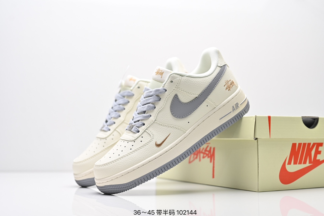💰260
公司级✅Air Force 1 ‘07 LV8 空军一号 采用了整体外观的工具灰色 外观使用纹理显示 冷色调填满整个鞋子结构 除了白色logo 鞋跟和鞋底 灰黑也填充了鞋子的其余部分 货号:SU2305-008
Size：36 36.5 37.5 38 38.5 39 40 40.5 41 42 42.5 43 44 45
ID:ZED482-RJD
编码：102144