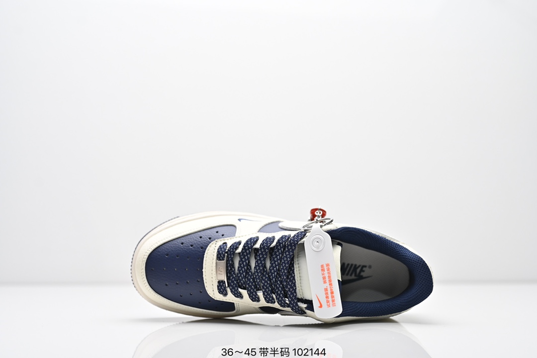 💰260
公司级✅Air Force 1 ‘07 LV8 空军一号 采用了整体外观的工具灰色 外观使用纹理显示 冷色调填满整个鞋子结构 除了白色logo 鞋跟和鞋底 灰黑也填充了鞋子的其余部分 货号:SU2305-008
Size：36 36.5 37.5 38 38.5 39 40 40.5 41 42 42.5 43 44 45
ID:ZED482-RJD
编码：102144