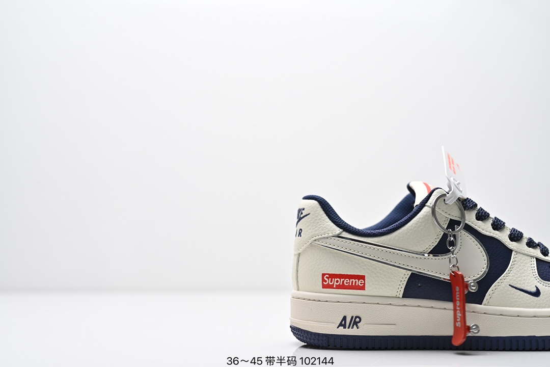 💰260
公司级✅Air Force 1 ‘07 LV8 空军一号 采用了整体外观的工具灰色 外观使用纹理显示 冷色调填满整个鞋子结构 除了白色logo 鞋跟和鞋底 灰黑也填充了鞋子的其余部分 货号:SU2305-008
Size：36 36.5 37.5 38 38.5 39 40 40.5 41 42 42.5 43 44 45
ID:ZED482-RJD
编码：102144