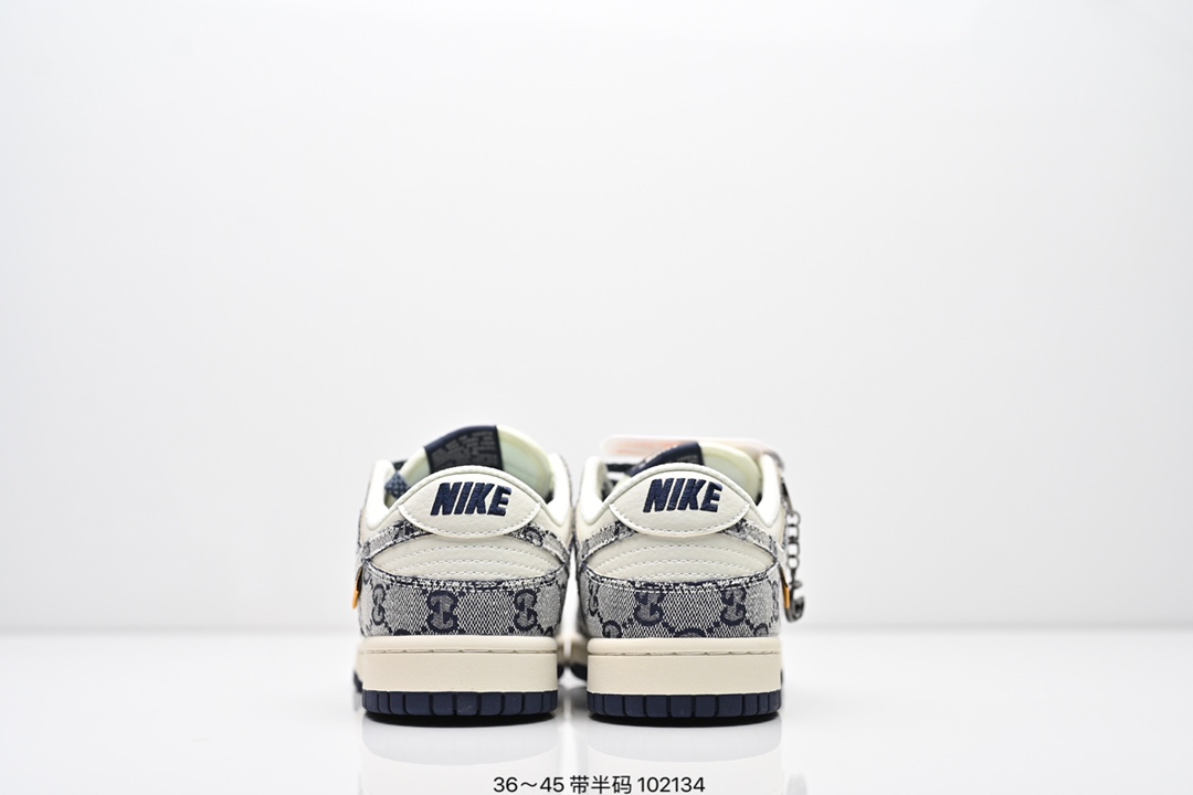 💰210
Nike Dunk Low Retro “DIY高端定制”
低帮休闲运动板鞋 用料绝不含糊 独家版型蒸餾加工帶來的是更好的视觉和脚感体验 清洁度 电绣工艺 皮料切割干净无任何毛边 细节完美
货号:FC1688 183
尺码:36 36.5 37.5 38 38.5 39 40 40.5 41 42 42.5 43 44 45
编码:102134