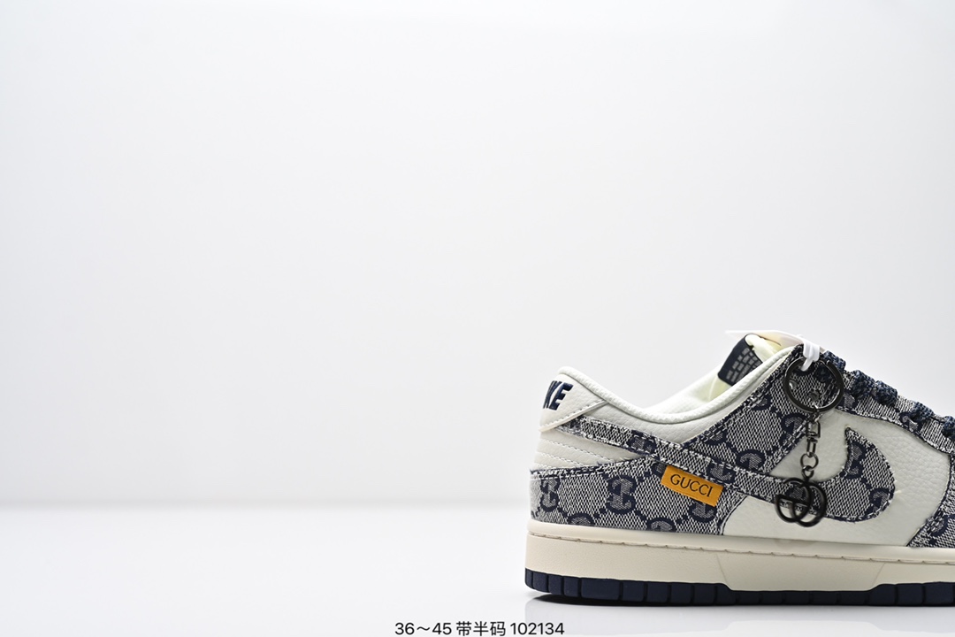💰210
Nike Dunk Low Retro “DIY高端定制”
低帮休闲运动板鞋 用料绝不含糊 独家版型蒸餾加工帶來的是更好的视觉和脚感体验 清洁度 电绣工艺 皮料切割干净无任何毛边 细节完美
货号:FC1688 183
尺码:36 36.5 37.5 38 38.5 39 40 40.5 41 42 42.5 43 44 45
编码:102134