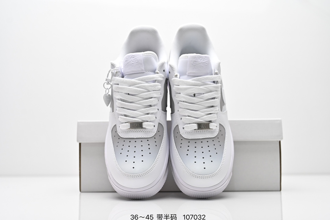 💰200
耐克Nike Air Force 1 Low  空军一号低帮百搭休闲运动板鞋。柔软、弹性十足的缓震性能和出色的中底设计，横跨复古与现代的外型结合，造就出风靡全球三十多年的Force 1。
货号：CW2288 111
尺码:36～45带半码
编号：107032