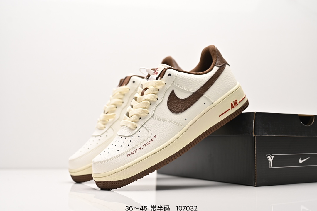 集合图💰200
耐克Nike Air Force 1 Low  空军一号低帮百搭休闲运动板鞋。柔软、弹性十足的缓震性能和出色的中底设计，横跨复古与现代的外型结合，造就出风靡全球三十多年的Force 1。
货号：CW2288 111
尺码:36～45带半码
编号：107032