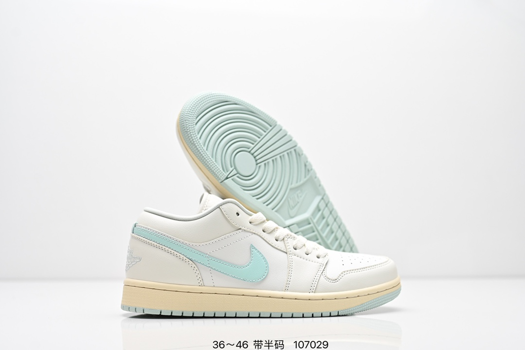 💰185
Air Jordan 1 Low 白绿
AJ1乔1低帮休闲板鞋 同步官方配色 
市场唯一独家头层皮打造 原鞋原档案开发 
原厂皮料 原档冲孔鞋头 正确满胶鞋垫 四线拉帮 原厂织唛标 鞋舌高弹海绵填充。
官方货号：DC0774 134
尺码：36-46带半码
编码：107029