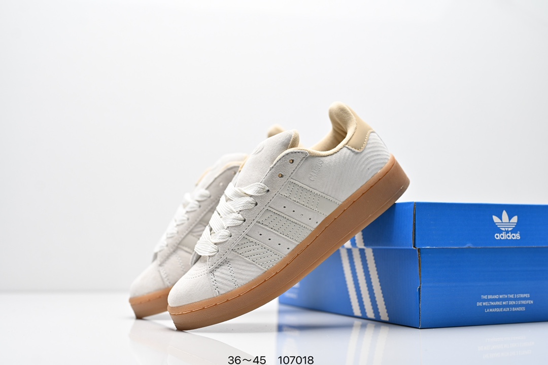 💰130
阿迪达斯三叶草Adidas Originals Samba OG 桑巴舞系列绅士德训足球风百搭低帮休闲运动板鞋
货号:JI3993
尺码:36～45
编码：107018