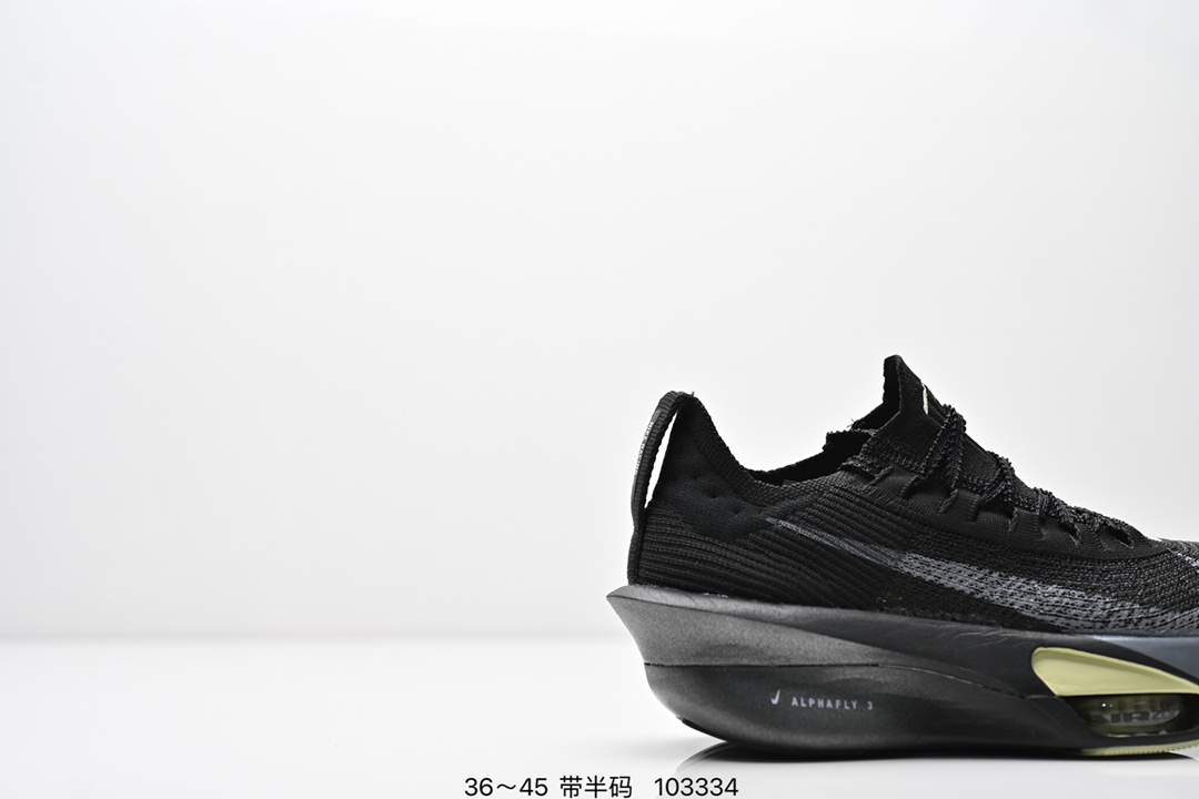 💰210
新品发布 Nike Air Zoom Alphafly NEXT%整体采用前作的设计语言，并且对后者的细节进行升级，马拉松和长距离路跑的性能极限设计而生。
货号:FD8356-100
尺码:36 36.5 37.5 38 38.5 39 40 40.5 41 42 42.5 43 44 45
编号：103334