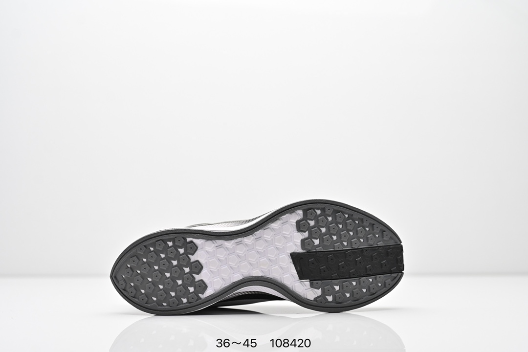 💰140
耐克W NIKE ZOOM PEGASUS 35 TURBO超级飞马涡轮增压马拉松休闲运动慢跑鞋 货号：AJ4114 001

码数：36 37 38 39 40 41 42 43 44 45
编号：108420