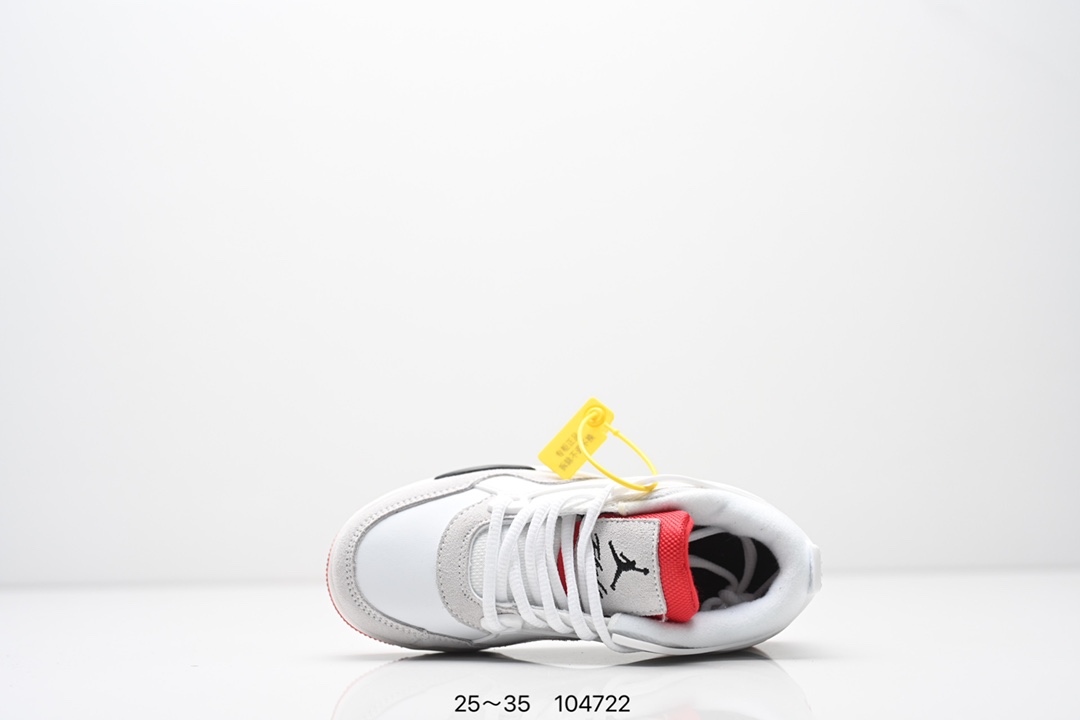 图片[4]-童鞋Air Jordan AJ4 RM 重制版低帮复古篮球鞋 实拍首发 采用了低帮的设计 并保留了众多AJ4的经典元素 鞋身以皮革 麂皮材质拼接打造 AJ4经典的TPU材质延伸至后跟 增强鞋款稳定性 而鞋身侧面的网格设计则被取消 尾部的NIKE AIR标志也得到保留 并同时带有飞人logo 中底部分同样搭载了可视AIR气垫 鞋底采用米白色中底和外底呈现 为整个设计收尾 货号： FQ7940 300CF 尺码：25～35-选品中心