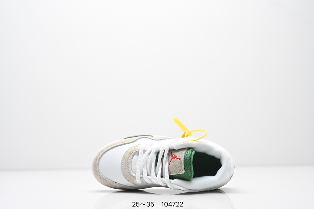 图片[4]-童鞋Air Jordan AJ4 RM 重制版低帮复古篮球鞋 实拍首发 采用了低帮的设计 并保留了众多AJ4的经典元素 鞋身以皮革 麂皮材质拼接打造 AJ4经典的TPU材质延伸至后跟 增强鞋款稳定性 而鞋身侧面的网格设计则被取消 尾部的NIKE AIR标志也得到保留 并同时带有飞人logo 中底部分同样搭载了可视AIR气垫 鞋底采用米白色中底和外底呈现 为整个设计收尾 货号： FQ7940 300CF 尺码：25～35-选品中心