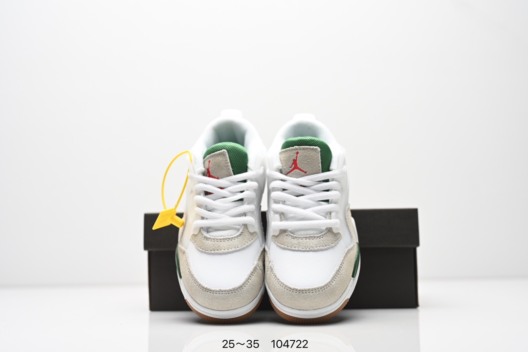 图片[8]-童鞋Air Jordan AJ4 RM 重制版低帮复古篮球鞋 实拍首发 采用了低帮的设计 并保留了众多AJ4的经典元素 鞋身以皮革 麂皮材质拼接打造 AJ4经典的TPU材质延伸至后跟 增强鞋款稳定性 而鞋身侧面的网格设计则被取消 尾部的NIKE AIR标志也得到保留 并同时带有飞人logo 中底部分同样搭载了可视AIR气垫 鞋底采用米白色中底和外底呈现 为整个设计收尾 货号： FQ7940 300CF 尺码：25～35-选品中心