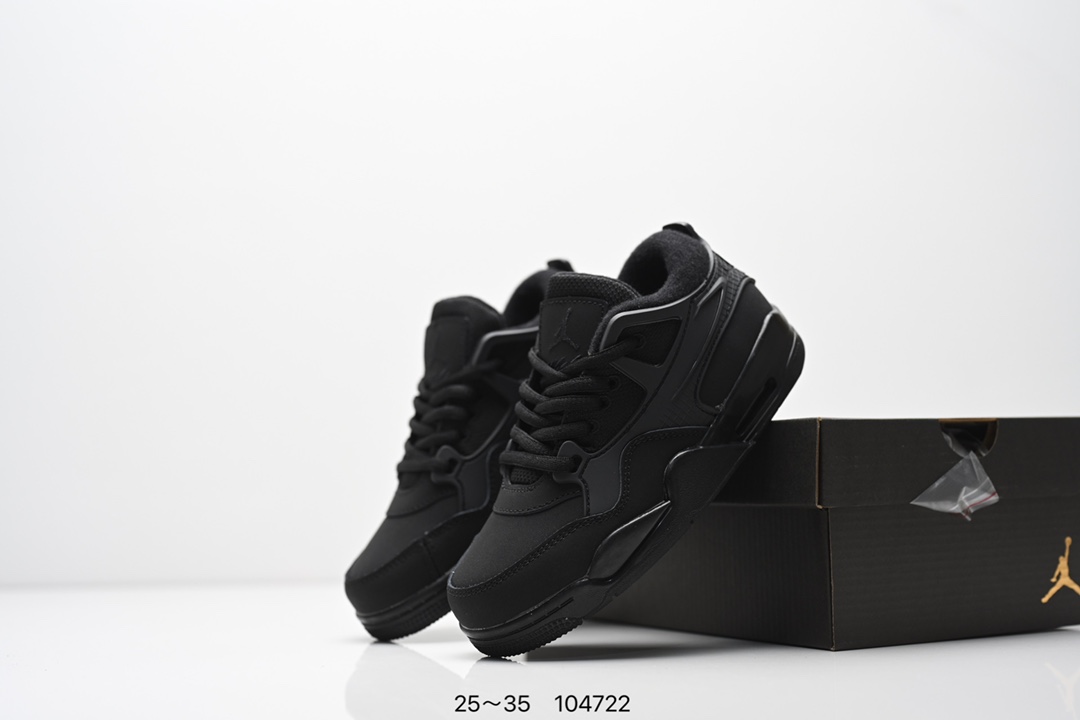 图片[9]-童鞋Air Jordan AJ4 RM 重制版低帮复古篮球鞋 实拍首发 采用了低帮的设计 并保留了众多AJ4的经典元素 鞋身以皮革 麂皮材质拼接打造 AJ4经典的TPU材质延伸至后跟 增强鞋款稳定性 而鞋身侧面的网格设计则被取消 尾部的NIKE AIR标志也得到保留 并同时带有飞人logo 中底部分同样搭载了可视AIR气垫 鞋底采用米白色中底和外底呈现 为整个设计收尾 货号： FQ7940 300CF 尺码：25～35-选品中心