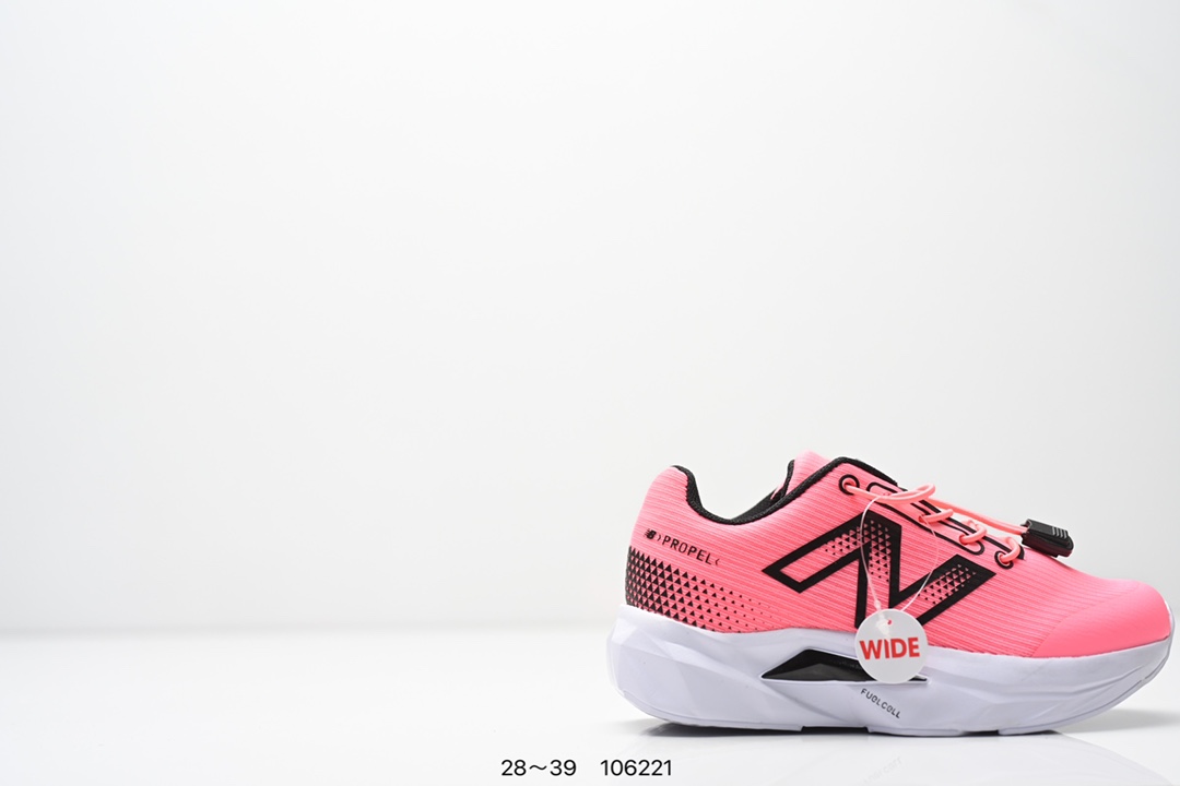 图片[2]-精品童鞋NB New Balance K3205 系列复古休闲运动慢跑鞋休闲小童鞋！原鞋打版 细节完美 采用尼龙及猪巴革麂皮物料拼接构成#中底高弹PU材质及满丁防滑橡胶外底❗上世纪 70 年代的意大利街头风格❗NB新百伦 全新 New 以更纯粹的复古风格设计打造的全新造型。侧身还以解构26设计，将 N 字标志以做旧压花样式呈现，样式别具新意。而麂皮、冲孔皮革的塑造，则呈现出高级怀旧气质，也让鞋款在奢华时装风格与运动氛围之间达到了平衡 尺码：28–39AJP TAF-选品中心