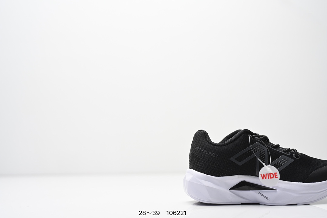 图片[2]-精品童鞋NB New Balance K3205 系列复古休闲运动慢跑鞋休闲小童鞋！原鞋打版 细节完美 采用尼龙及猪巴革麂皮物料拼接构成#中底高弹PU材质及满丁防滑橡胶外底❗上世纪 70 年代的意大利街头风格❗NB新百伦 全新 New 以更纯粹的复古风格设计打造的全新造型。侧身还以解构26设计，将 N 字标志以做旧压花样式呈现，样式别具新意。而麂皮、冲孔皮革的塑造，则呈现出高级怀旧气质，也让鞋款在奢华时装风格与运动氛围之间达到了平衡 尺码：28–39AJP TAF-选品中心