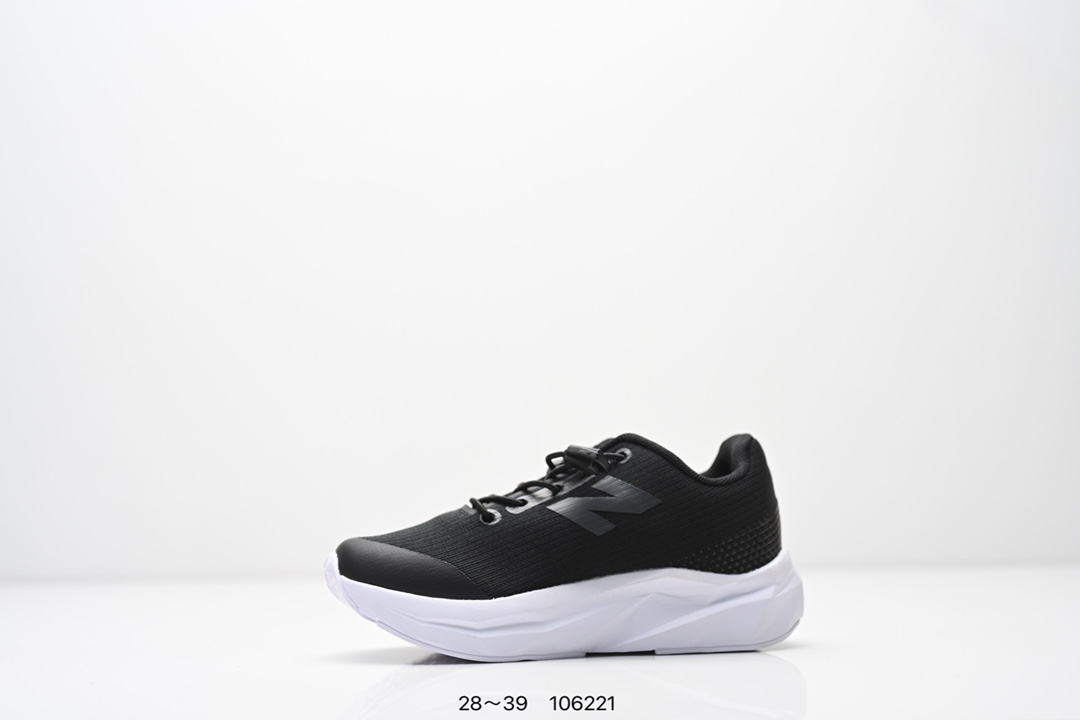 图片[3]-精品童鞋NB New Balance K3205 系列复古休闲运动慢跑鞋休闲小童鞋！原鞋打版 细节完美 采用尼龙及猪巴革麂皮物料拼接构成#中底高弹PU材质及满丁防滑橡胶外底❗上世纪 70 年代的意大利街头风格❗NB新百伦 全新 New 以更纯粹的复古风格设计打造的全新造型。侧身还以解构26设计，将 N 字标志以做旧压花样式呈现，样式别具新意。而麂皮、冲孔皮革的塑造，则呈现出高级怀旧气质，也让鞋款在奢华时装风格与运动氛围之间达到了平衡 尺码：28–39AJP TAF-选品中心