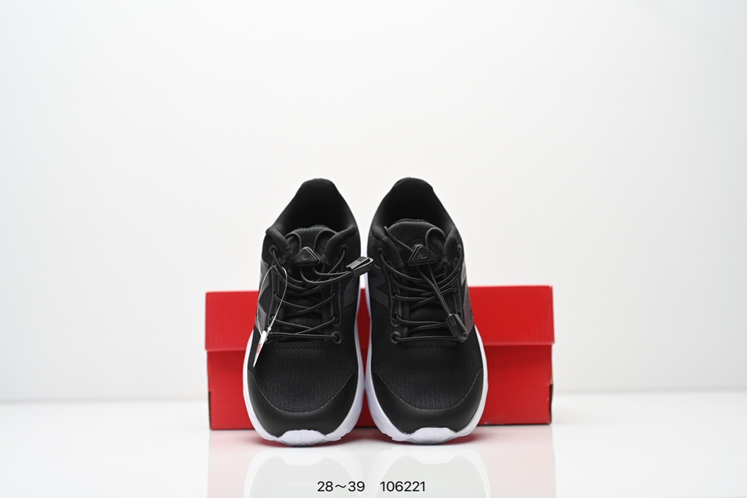图片[8]-精品童鞋NB New Balance K3205 系列复古休闲运动慢跑鞋休闲小童鞋！原鞋打版 细节完美 采用尼龙及猪巴革麂皮物料拼接构成#中底高弹PU材质及满丁防滑橡胶外底❗上世纪 70 年代的意大利街头风格❗NB新百伦 全新 New 以更纯粹的复古风格设计打造的全新造型。侧身还以解构26设计，将 N 字标志以做旧压花样式呈现，样式别具新意。而麂皮、冲孔皮革的塑造，则呈现出高级怀旧气质，也让鞋款在奢华时装风格与运动氛围之间达到了平衡 尺码：28–39AJP TAF-选品中心