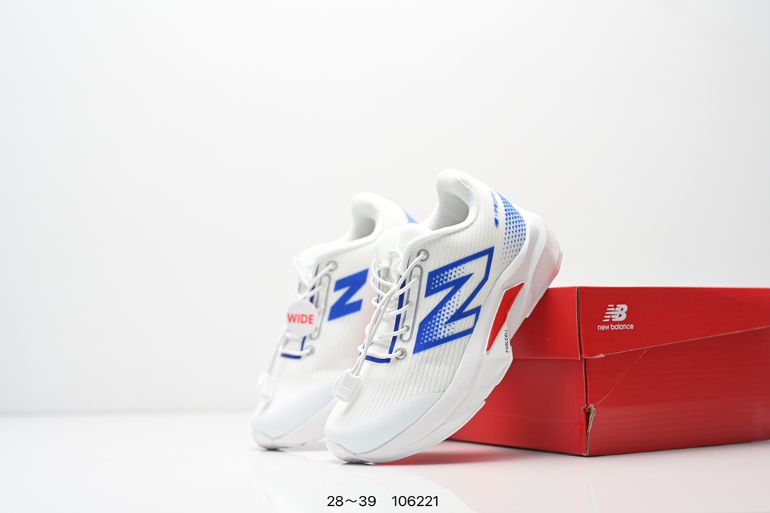 图片[9]-精品童鞋NB New Balance K3205 系列复古休闲运动慢跑鞋休闲小童鞋！原鞋打版 细节完美 采用尼龙及猪巴革麂皮物料拼接构成#中底高弹PU材质及满丁防滑橡胶外底❗上世纪 70 年代的意大利街头风格❗NB新百伦 全新 New 以更纯粹的复古风格设计打造的全新造型。侧身还以解构26设计，将 N 字标志以做旧压花样式呈现，样式别具新意。而麂皮、冲孔皮革的塑造，则呈现出高级怀旧气质，也让鞋款在奢华时装风格与运动氛围之间达到了平衡 尺码：28–39AJP TAF-选品中心