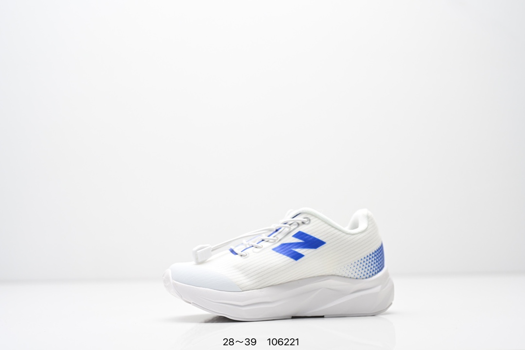 图片[3]-精品童鞋NB New Balance K3205 系列复古休闲运动慢跑鞋休闲小童鞋！原鞋打版 细节完美 采用尼龙及猪巴革麂皮物料拼接构成#中底高弹PU材质及满丁防滑橡胶外底❗上世纪 70 年代的意大利街头风格❗NB新百伦 全新 New 以更纯粹的复古风格设计打造的全新造型。侧身还以解构26设计，将 N 字标志以做旧压花样式呈现，样式别具新意。而麂皮、冲孔皮革的塑造，则呈现出高级怀旧气质，也让鞋款在奢华时装风格与运动氛围之间达到了平衡 尺码：28–39AJP TAF-选品中心