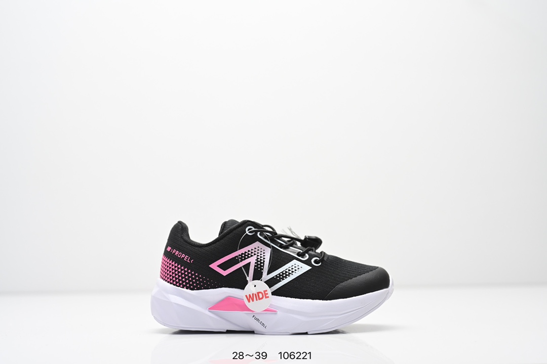 图片[4]-集合 精品童鞋NB New Balance K3205 系列复古休闲运动慢跑鞋休闲小童鞋！原鞋打版 细节完美 采用尼龙及猪巴革麂皮物料拼接构成#中底高弹PU材质及满丁防滑橡胶外底❗上世纪 70 年代的意大利街头风格❗NB新百伦 全新 New 以更纯粹的复古风格设计打造的全新造型。侧身还以解构26设计，将 N 字标志以做旧压花样式呈现，样式别具新意。而麂皮、冲孔皮革的塑造，则呈现出高级怀旧气质，也让鞋款在奢华时装风格与运动氛围之间达到了平衡 尺码：28–39AJP TAF-选品中心