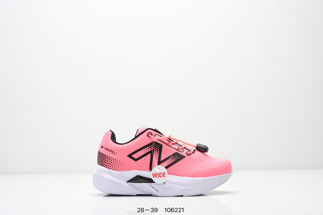 图片[7]-集合 精品童鞋NB New Balance K3205 系列复古休闲运动慢跑鞋休闲小童鞋！原鞋打版 细节完美 采用尼龙及猪巴革麂皮物料拼接构成#中底高弹PU材质及满丁防滑橡胶外底❗上世纪 70 年代的意大利街头风格❗NB新百伦 全新 New 以更纯粹的复古风格设计打造的全新造型。侧身还以解构26设计，将 N 字标志以做旧压花样式呈现，样式别具新意。而麂皮、冲孔皮革的塑造，则呈现出高级怀旧气质，也让鞋款在奢华时装风格与运动氛围之间达到了平衡 尺码：28–39AJP TAF-选品中心