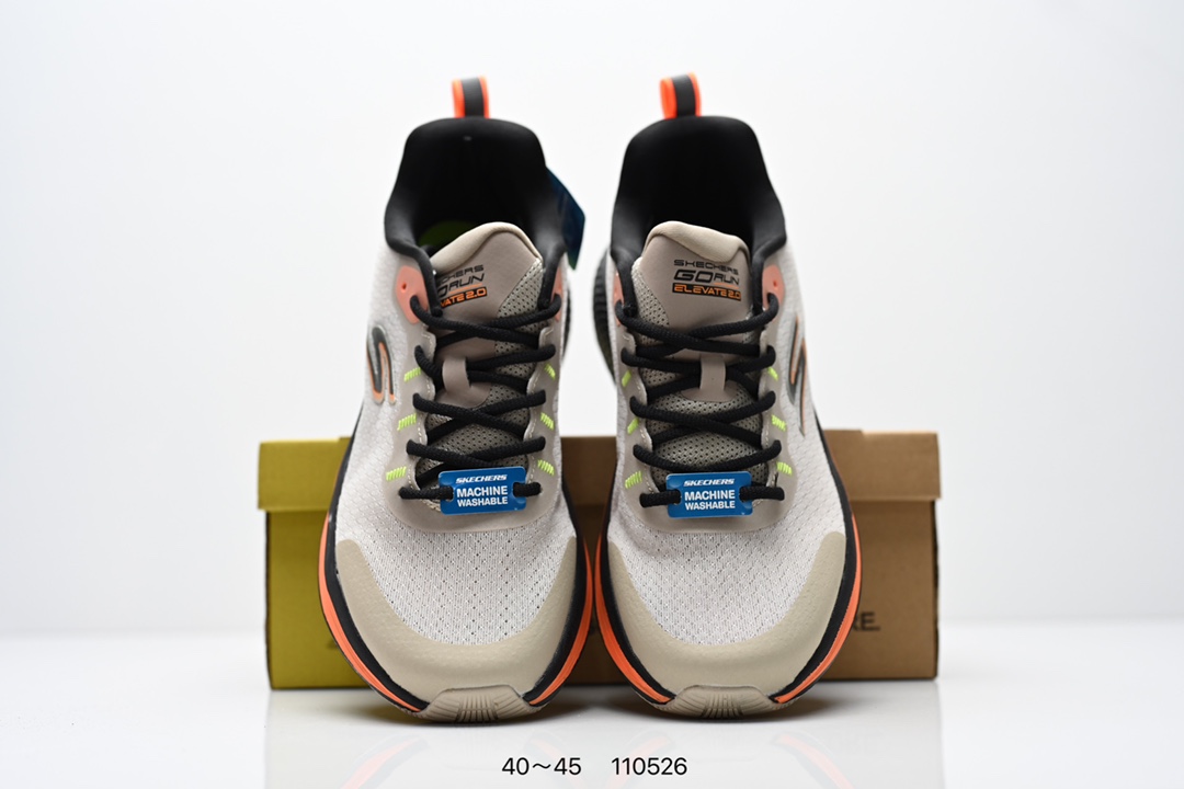 💰170
【新款🔥】Skechers/斯凯奇 男士运动跑步鞋 老爹鞋 Stamina 网面透气 轻便防滑 减震舒适 耐磨 复古 时尚 拼接 休闲 厚底增高运动鞋舒适百搭不累脚！采用记忆泡沫技术，为双脚提供良好的缓震和支撑，适应不同脚型，提升穿着舒适度。采用透气材料，保持脚部干爽，避免汗湿。鞋底设计防滑耐磨，适合多种地面，增强稳定性。高回弹鞋垫，增强能量反馈，提升运动表现。鞋身轻盈，减少行走和运动时的负担，让双脚更加轻松自如。涵盖休闲、运动、时尚等多种风格，适合不同场合和需求。
货号：220851/WMLT
尺码:  40-45
编码:  110526
