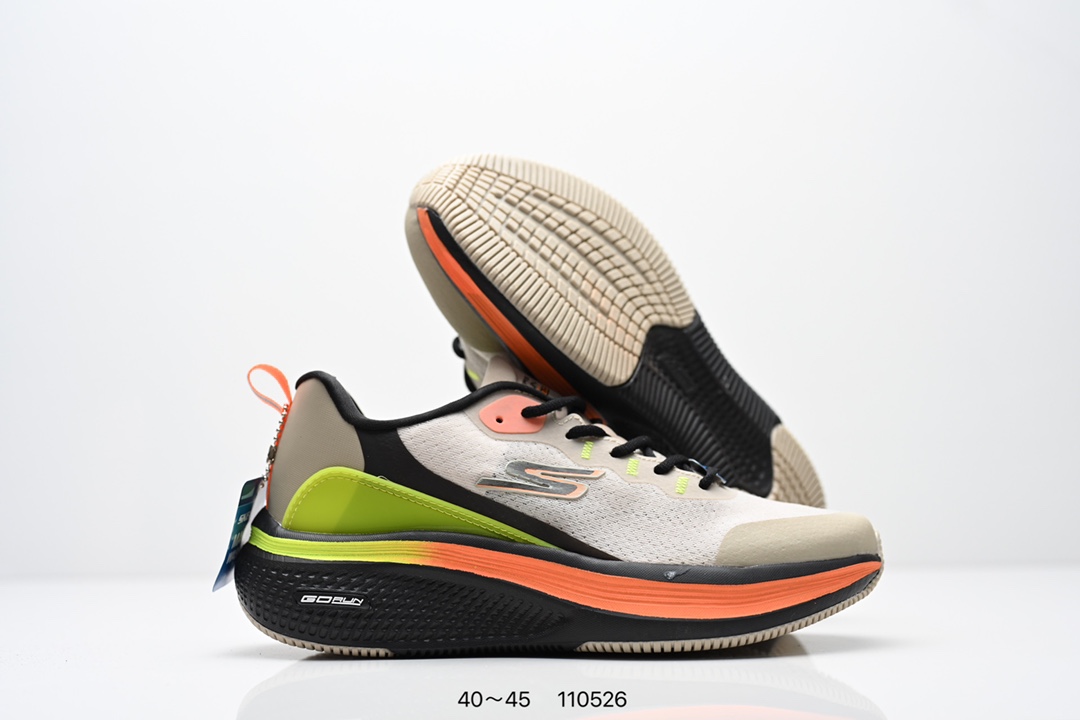 💰170
【新款🔥】Skechers/斯凯奇 男士运动跑步鞋 老爹鞋 Stamina 网面透气 轻便防滑 减震舒适 耐磨 复古 时尚 拼接 休闲 厚底增高运动鞋舒适百搭不累脚！采用记忆泡沫技术，为双脚提供良好的缓震和支撑，适应不同脚型，提升穿着舒适度。采用透气材料，保持脚部干爽，避免汗湿。鞋底设计防滑耐磨，适合多种地面，增强稳定性。高回弹鞋垫，增强能量反馈，提升运动表现。鞋身轻盈，减少行走和运动时的负担，让双脚更加轻松自如。涵盖休闲、运动、时尚等多种风格，适合不同场合和需求。
货号：220851/WMLT
尺码:  40-45
编码:  110526
