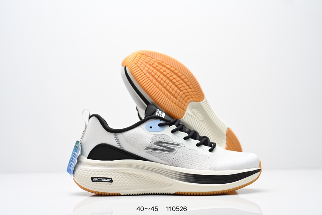 💰170
【新款🔥】Skechers/斯凯奇 男士运动跑步鞋 老爹鞋 Stamina 网面透气 轻便防滑 减震舒适 耐磨 复古 时尚 拼接 休闲 厚底增高运动鞋舒适百搭不累脚！采用记忆泡沫技术，为双脚提供良好的缓震和支撑，适应不同脚型，提升穿着舒适度。采用透气材料，保持脚部干爽，避免汗湿。鞋底设计防滑耐磨，适合多种地面，增强稳定性。高回弹鞋垫，增强能量反馈，提升运动表现。鞋身轻盈，减少行走和运动时的负担，让双脚更加轻松自如。涵盖休闲、运动、时尚等多种风格，适合不同场合和需求。
货号：220851/WMLT
尺码:  40-45
编码:  110526
