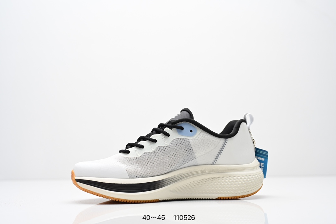 💰170
【新款🔥】Skechers/斯凯奇 男士运动跑步鞋 老爹鞋 Stamina 网面透气 轻便防滑 减震舒适 耐磨 复古 时尚 拼接 休闲 厚底增高运动鞋舒适百搭不累脚！采用记忆泡沫技术，为双脚提供良好的缓震和支撑，适应不同脚型，提升穿着舒适度。采用透气材料，保持脚部干爽，避免汗湿。鞋底设计防滑耐磨，适合多种地面，增强稳定性。高回弹鞋垫，增强能量反馈，提升运动表现。鞋身轻盈，减少行走和运动时的负担，让双脚更加轻松自如。涵盖休闲、运动、时尚等多种风格，适合不同场合和需求。
货号：220851/WMLT
尺码:  40-45
编码:  110526

