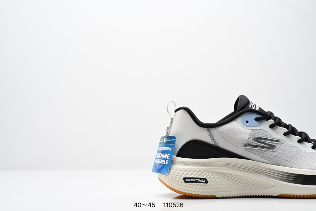 💰170
【新款🔥】Skechers/斯凯奇 男士运动跑步鞋 老爹鞋 Stamina 网面透气 轻便防滑 减震舒适 耐磨 复古 时尚 拼接 休闲 厚底增高运动鞋舒适百搭不累脚！采用记忆泡沫技术，为双脚提供良好的缓震和支撑，适应不同脚型，提升穿着舒适度。采用透气材料，保持脚部干爽，避免汗湿。鞋底设计防滑耐磨，适合多种地面，增强稳定性。高回弹鞋垫，增强能量反馈，提升运动表现。鞋身轻盈，减少行走和运动时的负担，让双脚更加轻松自如。涵盖休闲、运动、时尚等多种风格，适合不同场合和需求。
货号：220851/WMLT
尺码:  40-45
编码:  110526
