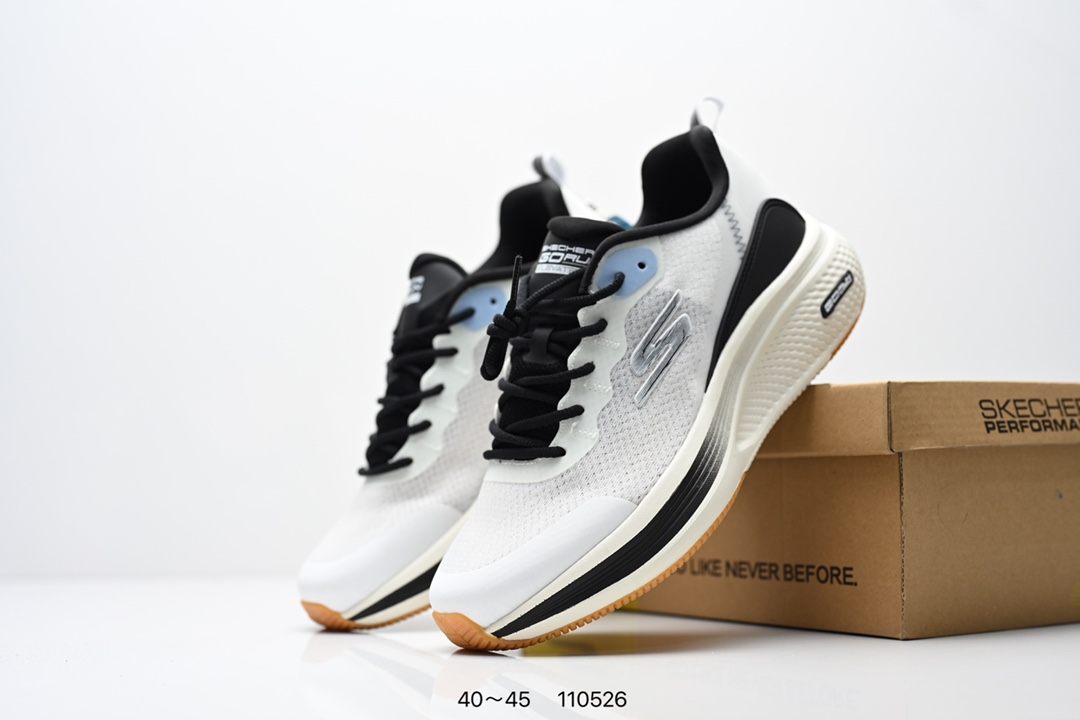 💰170
【新款🔥】Skechers/斯凯奇 男士运动跑步鞋 老爹鞋 Stamina 网面透气 轻便防滑 减震舒适 耐磨 复古 时尚 拼接 休闲 厚底增高运动鞋舒适百搭不累脚！采用记忆泡沫技术，为双脚提供良好的缓震和支撑，适应不同脚型，提升穿着舒适度。采用透气材料，保持脚部干爽，避免汗湿。鞋底设计防滑耐磨，适合多种地面，增强稳定性。高回弹鞋垫，增强能量反馈，提升运动表现。鞋身轻盈，减少行走和运动时的负担，让双脚更加轻松自如。涵盖休闲、运动、时尚等多种风格，适合不同场合和需求。
货号：220851/WMLT
尺码:  40-45
编码:  110526
