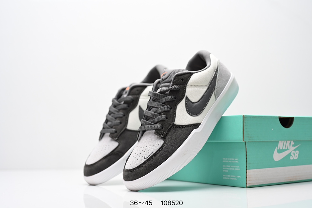 集合💰140
耐克Nike SB Force 58是一款将前沿创新带入街头的单品，它具有硫化杯底，具有出色的耐用性和灵活性。使用帆布和绒面革，在饰面上放置通风口，它自始至终都融入了传统篮球风格，此次配色迎入，重新打造鞋款。
货号：CZ2959-001 C22969 009
Size：36 ～45
ID:108520