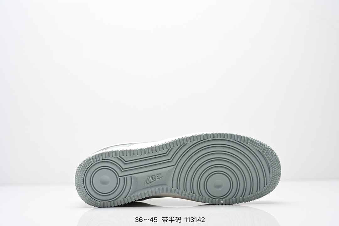 💰250
Nike Air Force 1 Low 07
原楦头原纸板 打造纯正低帮空军版型
专注外贸渠道 全掌内置蜂窝气垫 
原盒配件 原厂中底钢印、拉帮完美 
官方货号:ZH0316-016
Size:36 36.5 37.5 38 38.5 39 40 40.5 41 42 42.5 43 44 45
ID:113142