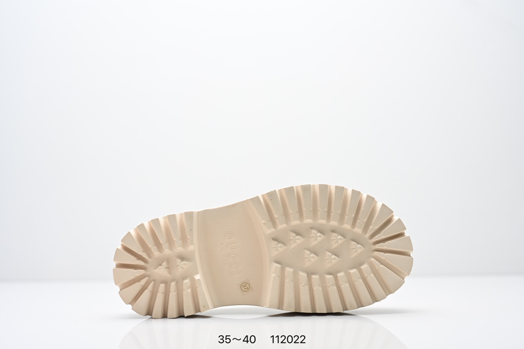 💰150
❗️经典意大利时装奢饰品牌·古驰GUCCI Elea Logo Slip On Sandal 埃利亚系列夏穆勒风季沙滩涉水百搭潮流休闲运动洞洞包头露跟拖鞋式凉鞋663577 JFB00 9022

码数：35 36 37 38 39 40
编号：112022