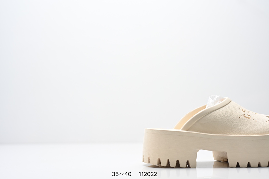💰150
❗️经典意大利时装奢饰品牌·古驰GUCCI Elea Logo Slip On Sandal 埃利亚系列夏穆勒风季沙滩涉水百搭潮流休闲运动洞洞包头露跟拖鞋式凉鞋663577 JFB00 9022

码数：35 36 37 38 39 40
编号：112022