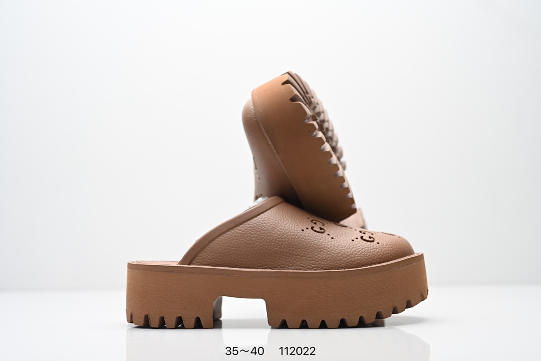 💰150
❗️经典意大利时装奢饰品牌·古驰GUCCI Elea Logo Slip On Sandal 埃利亚系列夏穆勒风季沙滩涉水百搭潮流休闲运动洞洞包头露跟拖鞋式凉鞋663577 JFB00 9022

码数：35 36 37 38 39 40
编号：112022