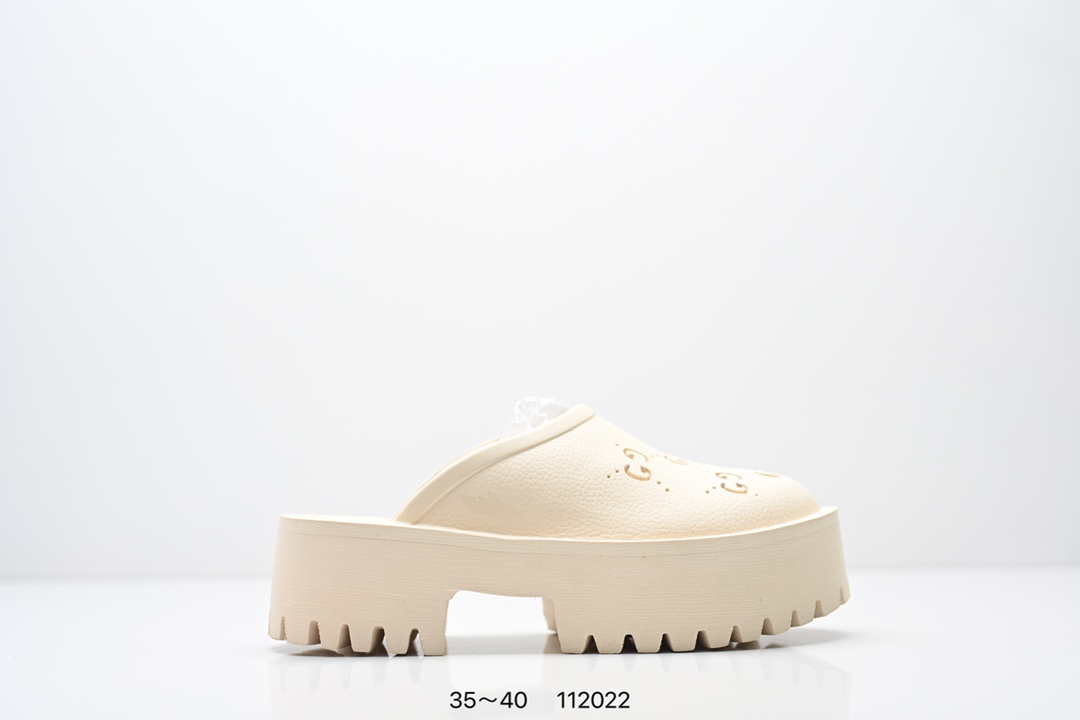 集合💰150
❗️经典意大利时装奢饰品牌·古驰GUCCI Elea Logo Slip On Sandal 埃利亚系列夏穆勒风季沙滩涉水百搭潮流休闲运动洞洞包头露跟拖鞋式凉鞋663577 JFB00 9022

码数：35 36 37 38 39 40
编号：112022