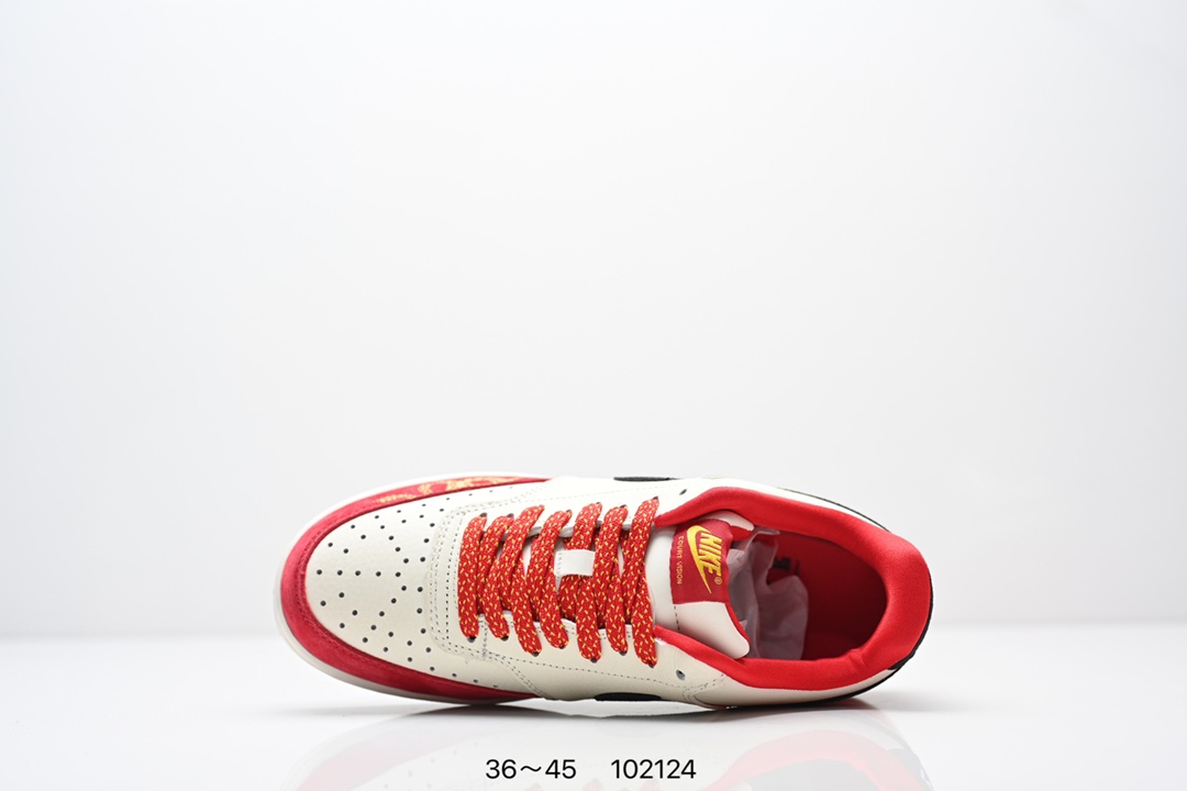 💰160
耐克Nike Air Force 1 Low  空军一号低帮百搭休闲运动板鞋。柔软、弹性十足的缓震性能和出色的中底设计，横跨复古与现代的外型结合，造就出风靡全球三十多年的Force 1。
货号：FV8110 181
尺码：如图所示
编码：102124