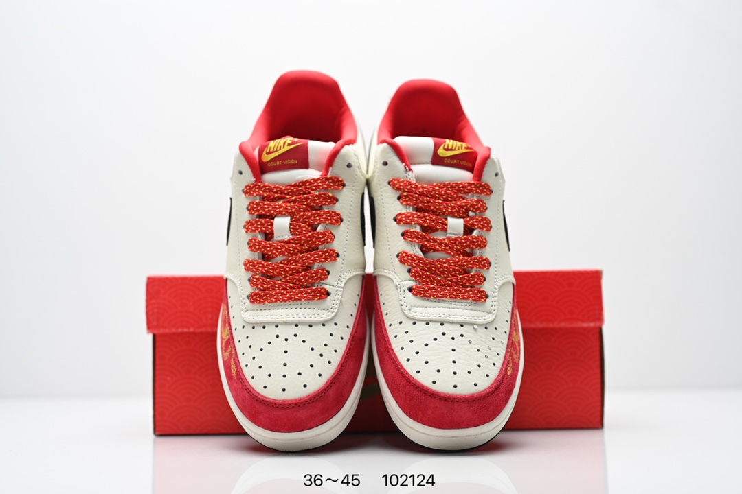 💰160
耐克Nike Air Force 1 Low  空军一号低帮百搭休闲运动板鞋。柔软、弹性十足的缓震性能和出色的中底设计，横跨复古与现代的外型结合，造就出风靡全球三十多年的Force 1。
货号：FV8110 181
尺码：如图所示
编码：102124