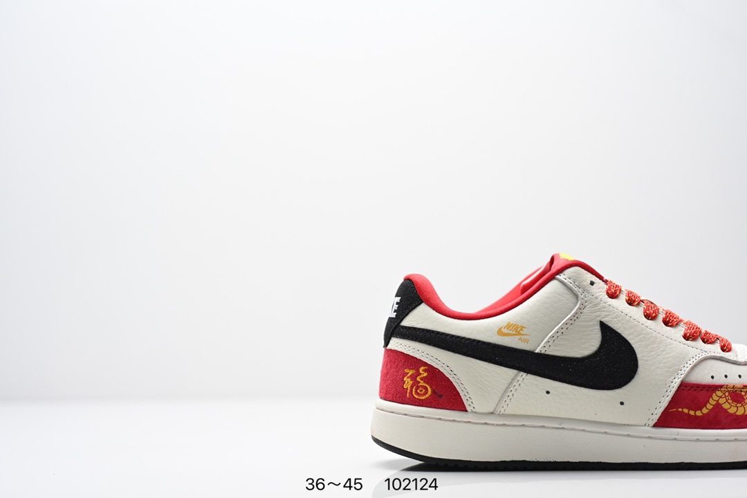 💰160
耐克Nike Air Force 1 Low  空军一号低帮百搭休闲运动板鞋。柔软、弹性十足的缓震性能和出色的中底设计，横跨复古与现代的外型结合，造就出风靡全球三十多年的Force 1。
货号：FV8110 181
尺码：如图所示
编码：102124
