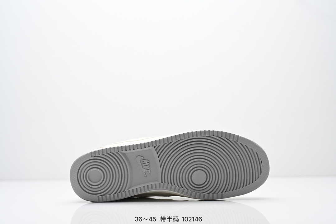 💰270
耐克AIR JORDAN 1 LOW低帮百搭休闲运动板鞋。柔软、弹性十足的缓震性能和出色的中底设计，横跨复古与现代的外型结合，造就出风靡全球三十多年的Force 1。
货号：YX5066 368
尺码：如图所示
编码：102146