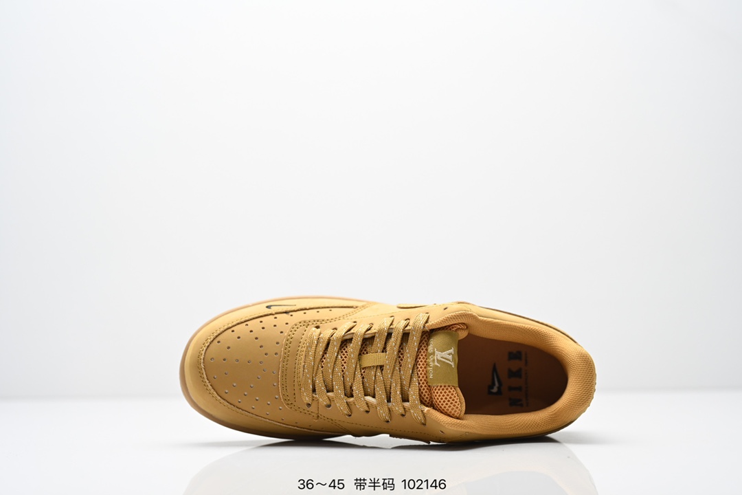 💰270
耐克AIR JORDAN 1 LOW低帮百搭休闲运动板鞋。柔软、弹性十足的缓震性能和出色的中底设计，横跨复古与现代的外型结合，造就出风靡全球三十多年的Force 1。
货号：YX5066 368
尺码：如图所示
编码：102146