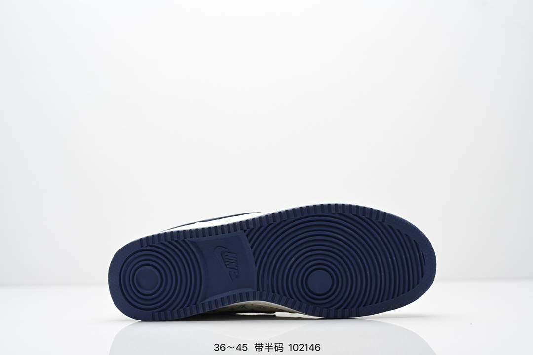 💰270
耐克AIR JORDAN 1 LOW低帮百搭休闲运动板鞋。柔软、弹性十足的缓震性能和出色的中底设计，横跨复古与现代的外型结合，造就出风靡全球三十多年的Force 1。
货号：YX5066 368
尺码：如图所示
编码：102146