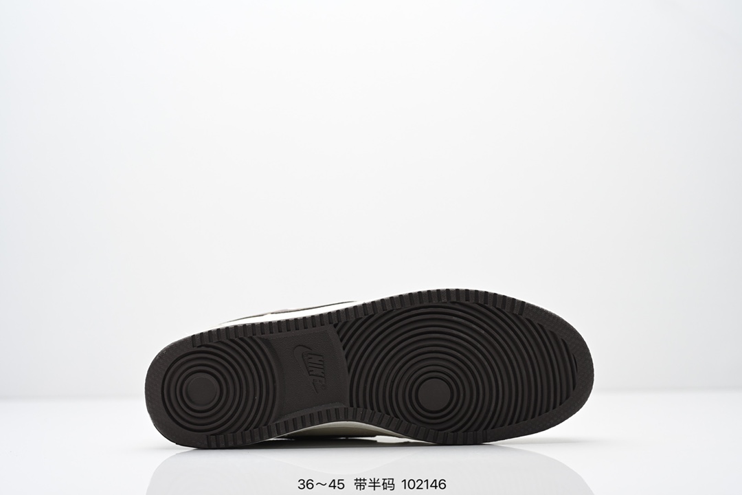 💰270
耐克AIR JORDAN 1 LOW低帮百搭休闲运动板鞋。柔软、弹性十足的缓震性能和出色的中底设计，横跨复古与现代的外型结合，造就出风靡全球三十多年的Force 1。
货号：YX5066 368
尺码：如图所示
编码：102146