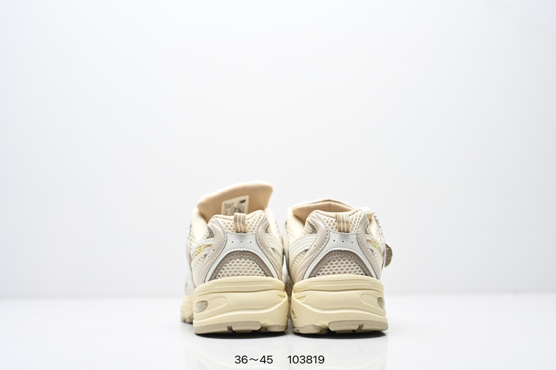 💰135
✅新百伦 NB530 New Balance 530 复跑古鞋NB530这鞋双确实是NB家经复典古款式之一，以全科新技诠释，成打功造530鞋款。鞋面保在持530基本线条和片层构结的同时，采更用为简洁、流畅设的计语言  
货号:MR530SG
编号：103819
尺码：36～45