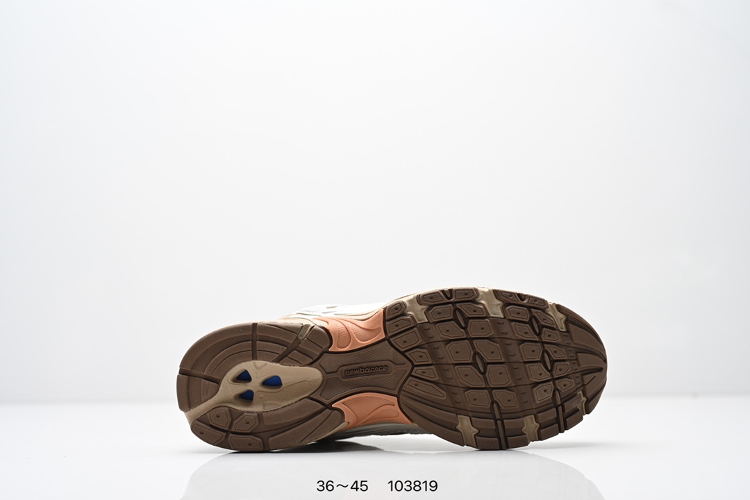 💰135
✅新百伦 NB530 New Balance 530 复跑古鞋NB530这鞋双确实是NB家经复典古款式之一，以全科新技诠释，成打功造530鞋款。鞋面保在持530基本线条和片层构结的同时，采更用为简洁、流畅设的计语言  
货号:MR530SG
编号：103819
尺码：36～45