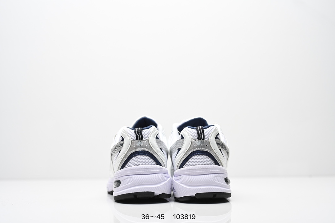 💰135
✅新百伦 NB530 New Balance 530 复跑古鞋NB530这鞋双确实是NB家经复典古款式之一，以全科新技诠释，成打功造530鞋款。鞋面保在持530基本线条和片层构结的同时，采更用为简洁、流畅设的计语言  
货号:MR530SG
编号：103819
尺码：36～45