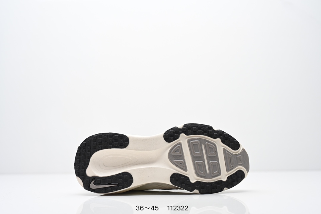 💰160
Nike Air Zoom Vomero 18 登月18 2025新款缓震休闲跑鞋 原鞋开发 内置全新缓震Zoom
气垫货号：HM6804 105   HQ2157 003
编码:112322
尺码；看图所示