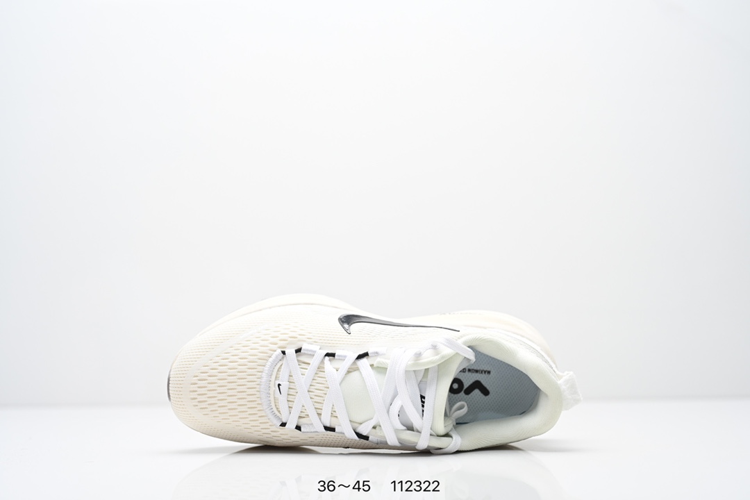 💰160
Nike Air Zoom Vomero 18 登月18 2025新款缓震休闲跑鞋 原鞋开发 内置全新缓震Zoom
气垫货号：HM6804 105   HQ2157 003
编码:112322
尺码；看图所示